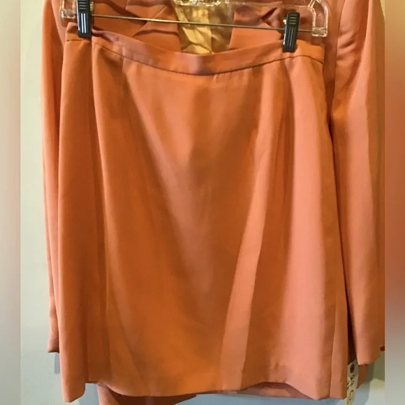 Women’s 2pc Frances La Vie suit with skirt Sz 10 peach 🍑 colored - Picture 5 of 6